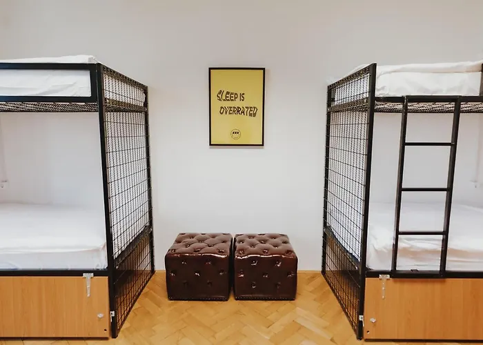 Albergue Party Zzz *