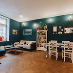 Party Zzz Albergue Liubliana