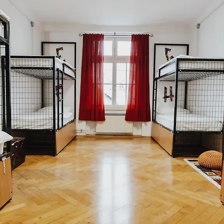 Zzz Hostel *