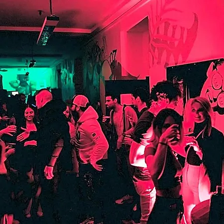 Party Zzz Hostel *
