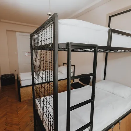 Zzz Hostel