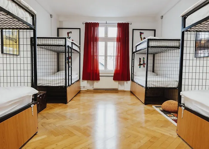 Party Zzz ホステル *